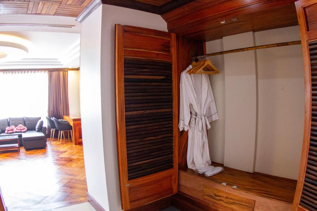 Kampong Thom Palace Hotel Экстерьер фото